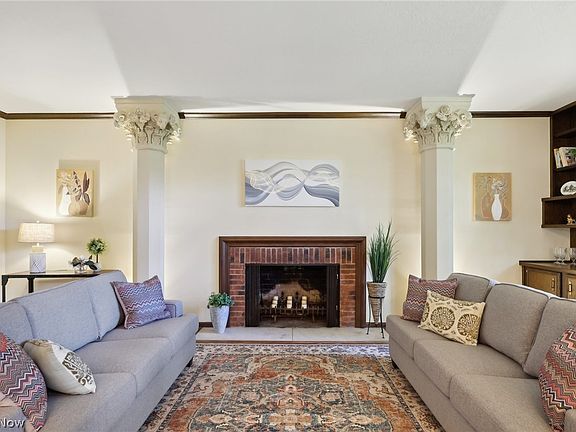 5th image of 24 Pepper Creek Dr