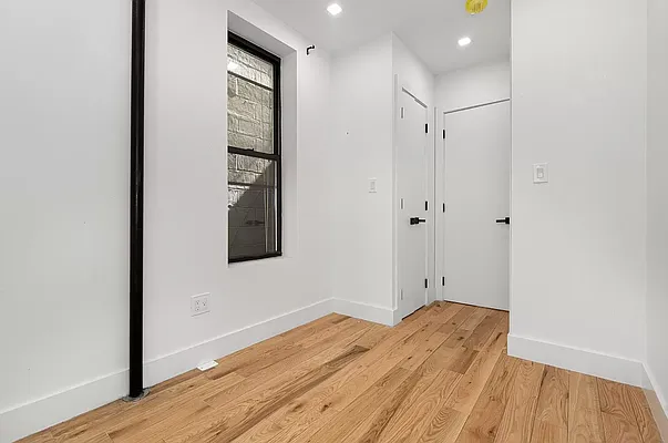 Rented by REAL New York | media 11