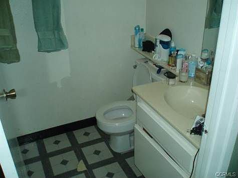 3rd image of 223 E 49th St APT 1