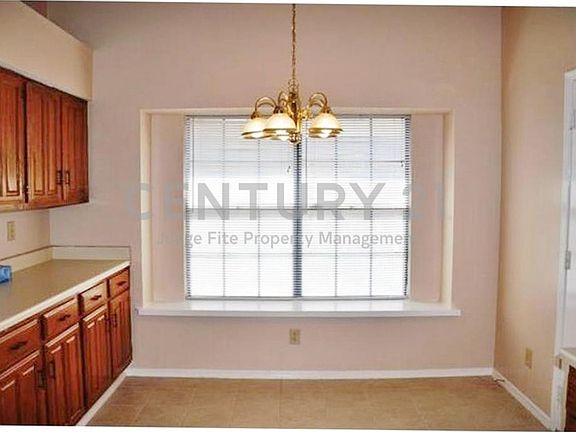 4th image of 4429 Seville Ln