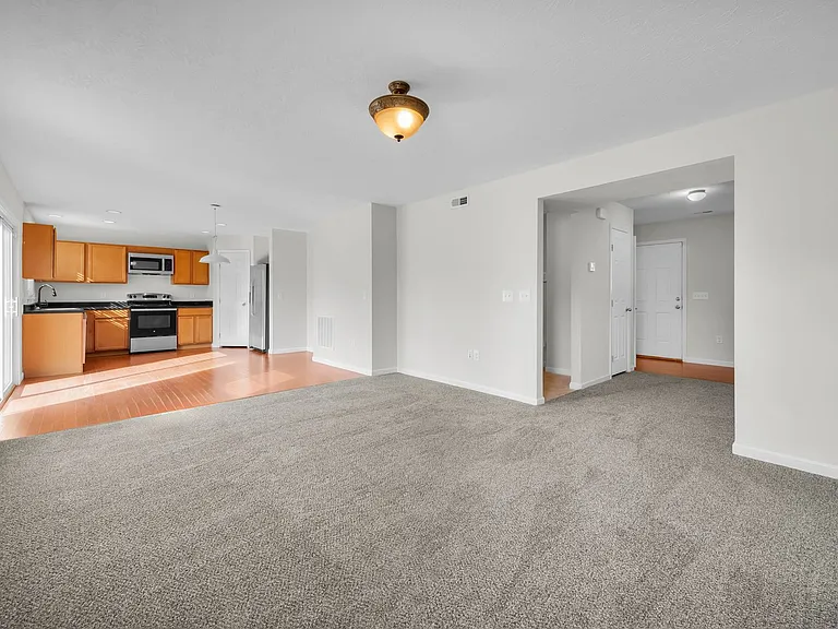 6035 Marsh Cir — Photo 4