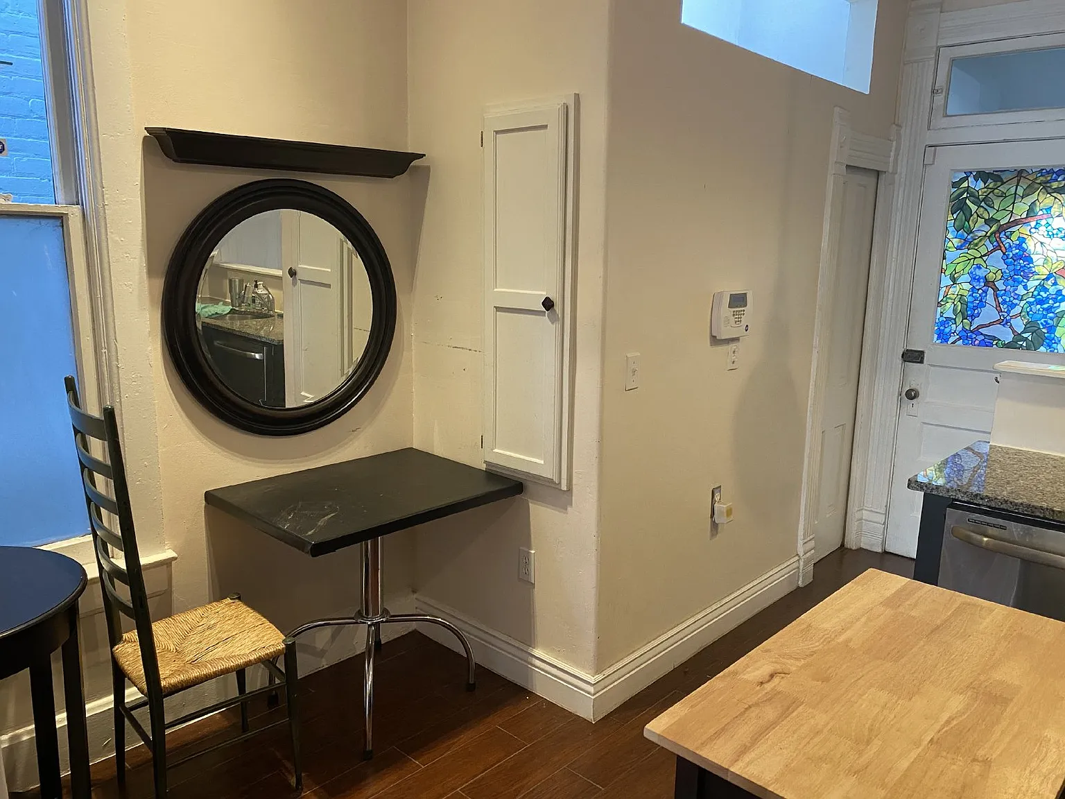 2 bed, 1.0 bath, 1266 sqft, $2,600 — Photo 4
