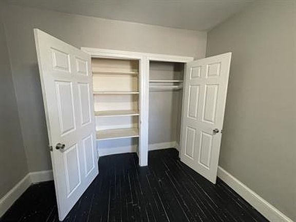 3rd image of 631 Roosevelt Ave