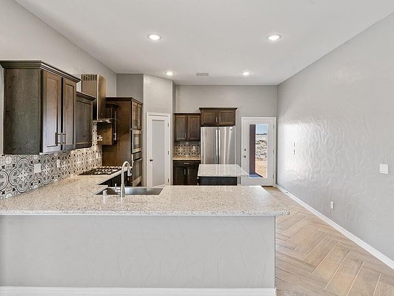 2nd image of 912 Ada Ln