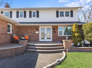 6 Cone St, West Babylon, NY 11704