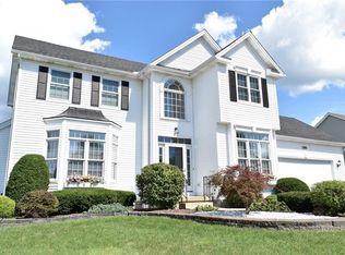 5585 Green Meadow Ct, Hamburg, NY 14075