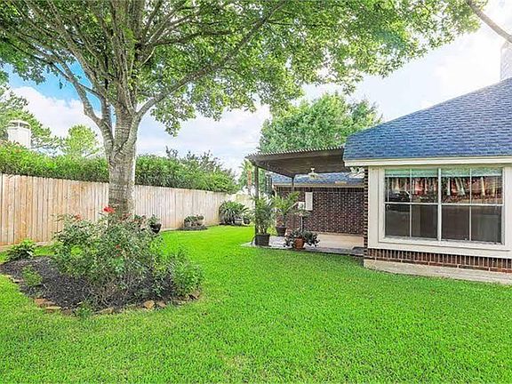 4th image of 1402 Basswood Springs Ct