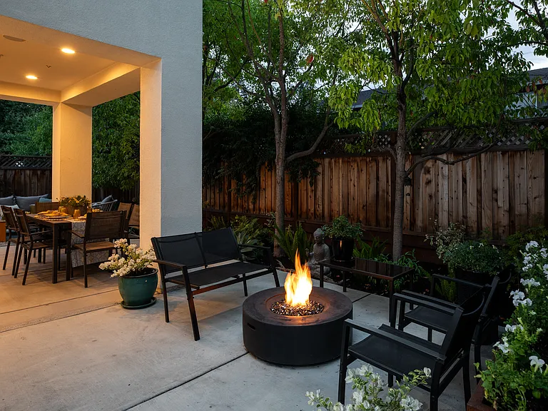 113 Seale Ave — Photo 49