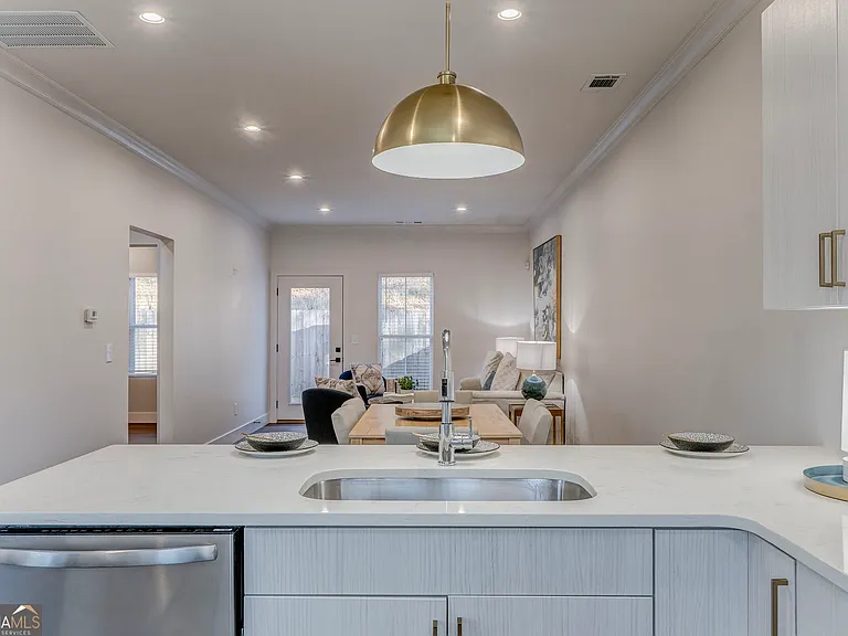 77 Chateau Dr — Photo 20