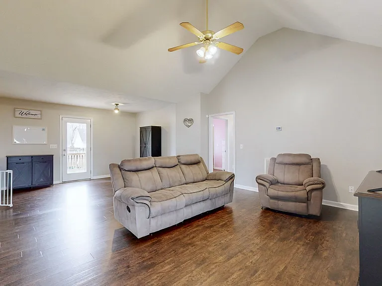 2553 Hillingdon Dr — Photo 6