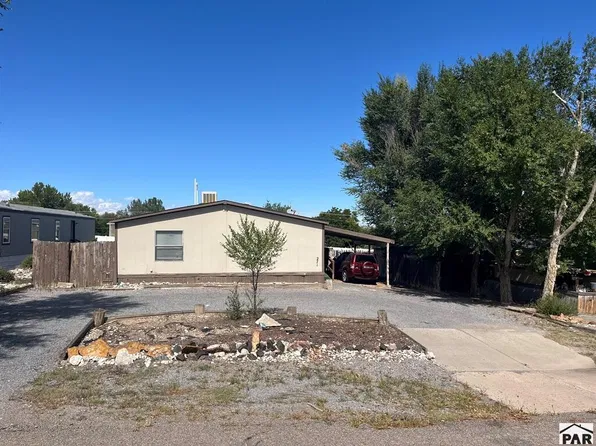 271 E Countryside Dr, Pueblo West, CO 81007