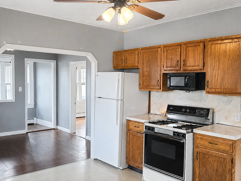 47 Yeoman Ave #2