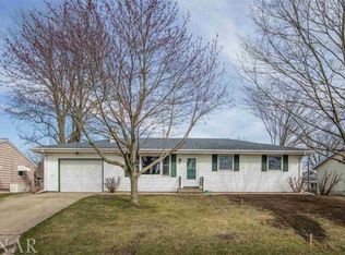1518 Julie Dr, Bloomington, IL