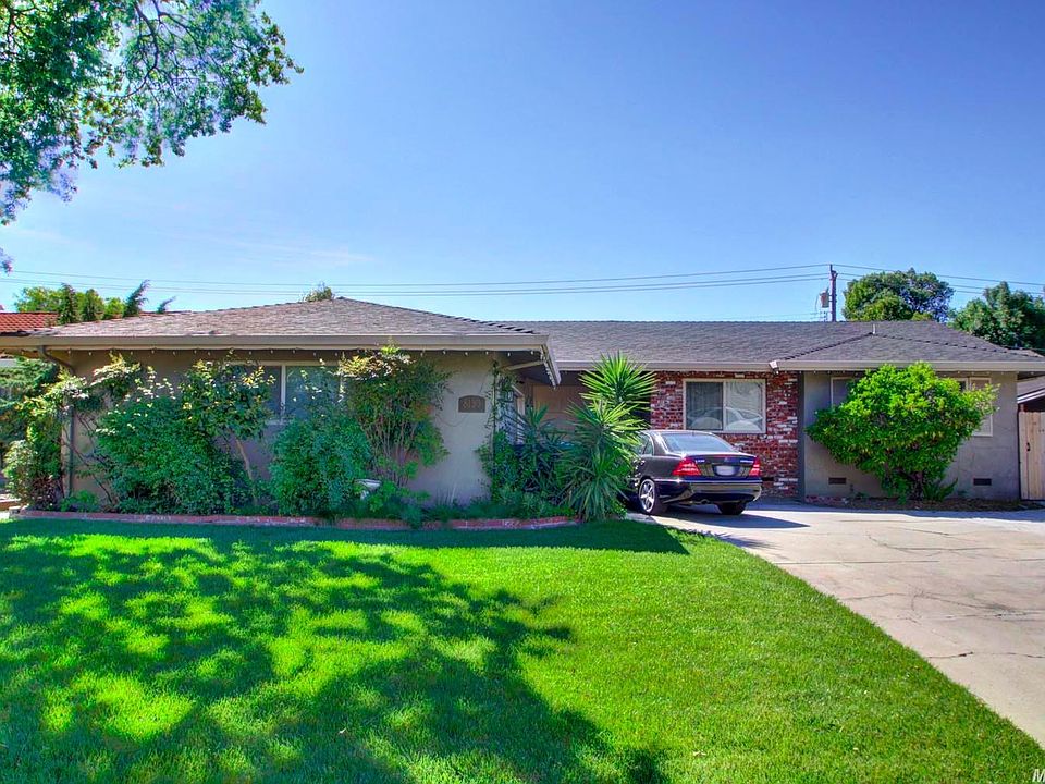 1st image of 8133 Arroyo Way