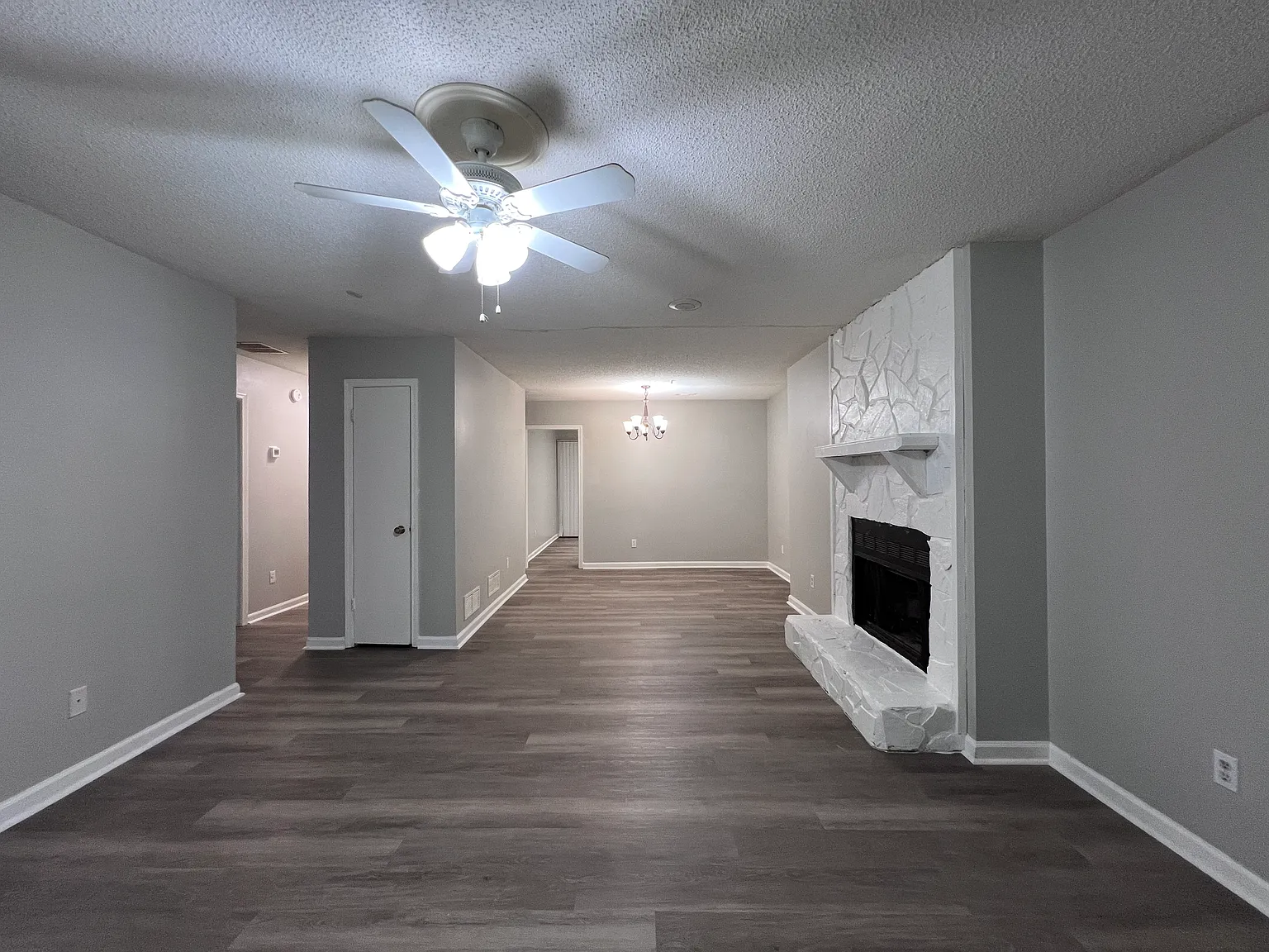 2 bed, 1064 sqft, $1,600 — Photo 3
