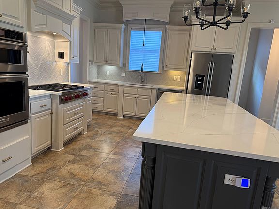 3rd image of 15749 Parkside Ct