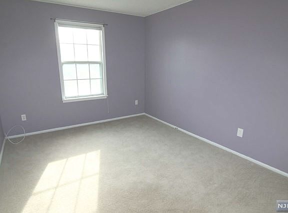 5th image of 170 Linden St