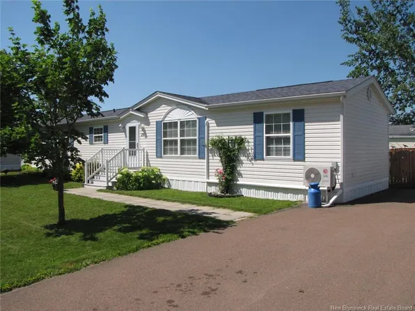 26 Aspenwood St, Moncton, NB E1H 3E8