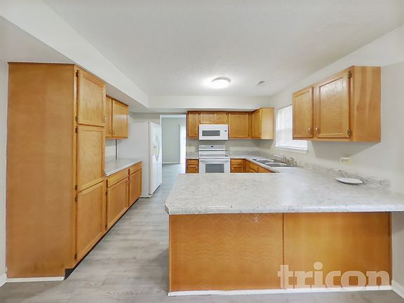 5th image of 6061 Parrington Dr