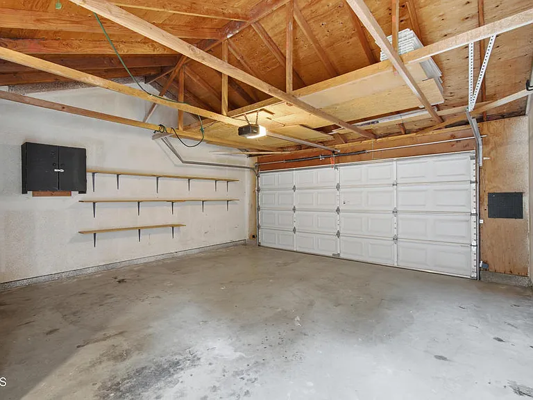 9026 Feather St — Photo 14