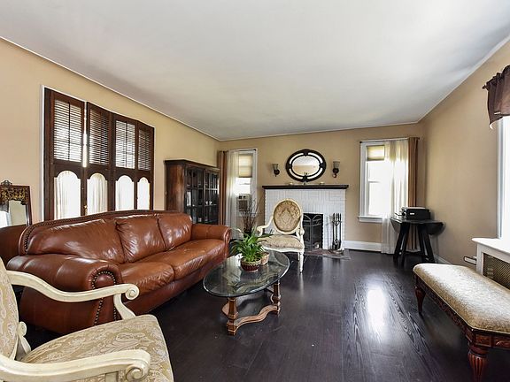 4th image of 30 Hemlock St