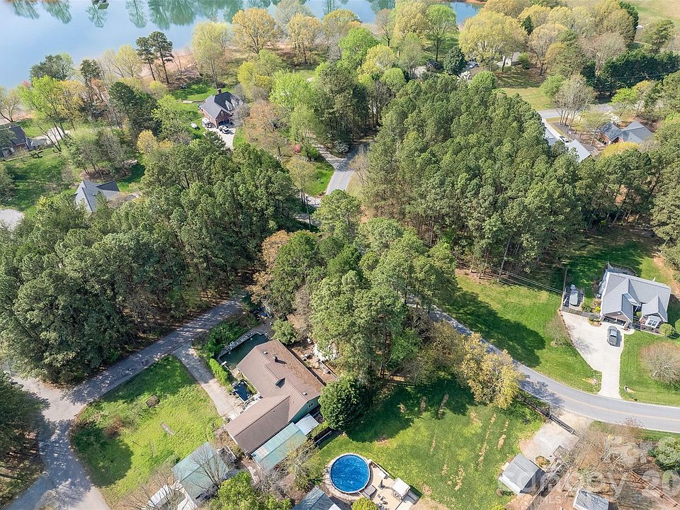 1st image of 0 Pine Harbor Dr