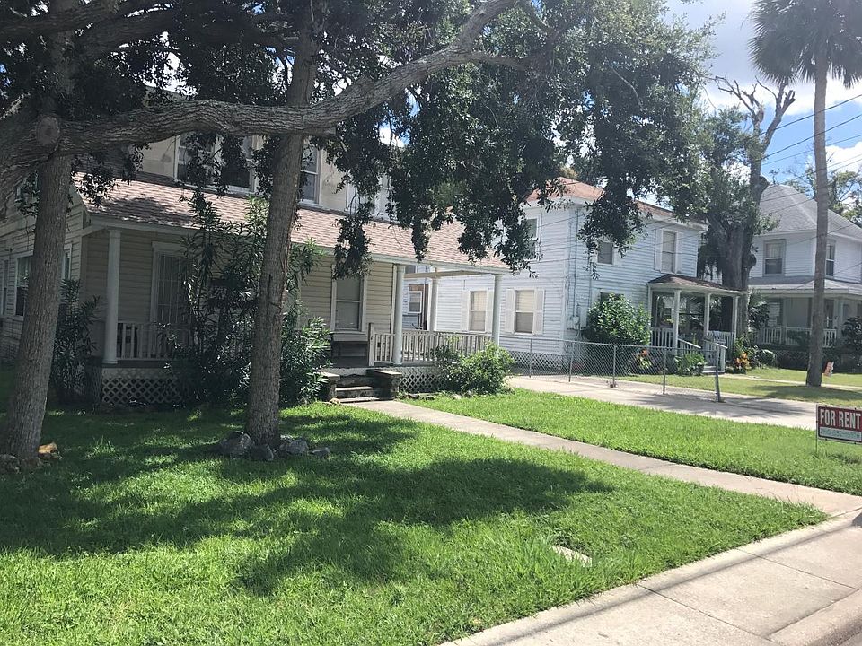 front of 4 plex