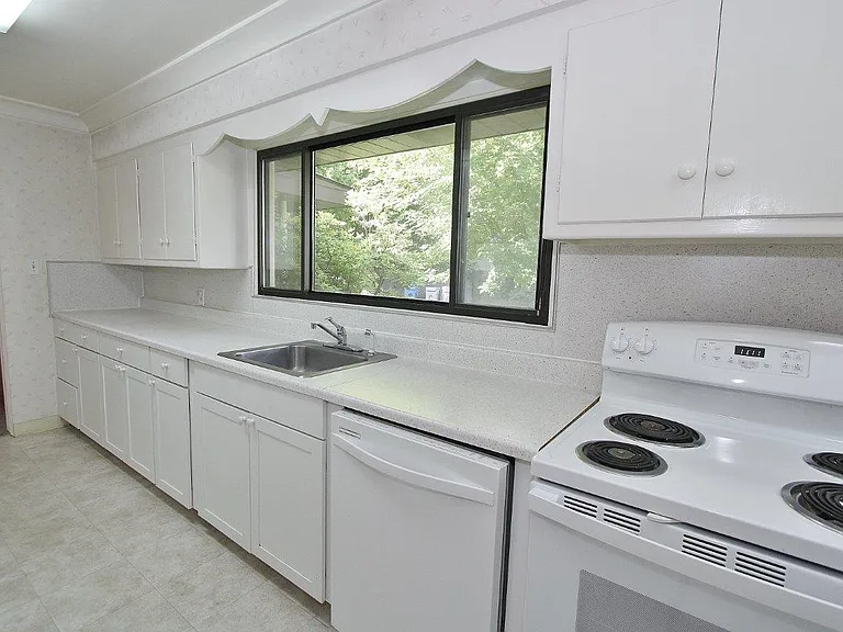 2047 N Blaine Way — Photo 8