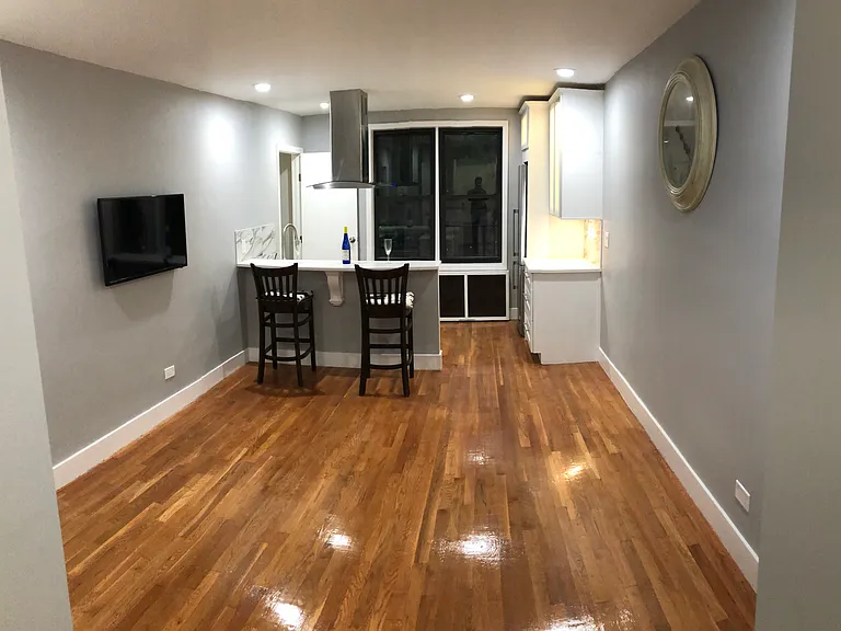 140-17 84th Dr #5A — Photo 8