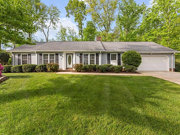 2nd image of 4 Merry Oaks Ct