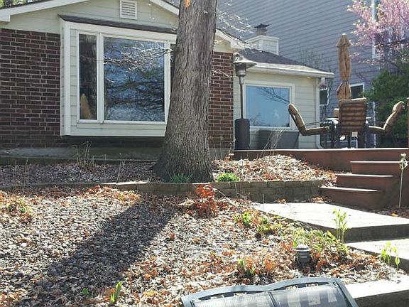 3rd image of 31 W Lake Shore Dr