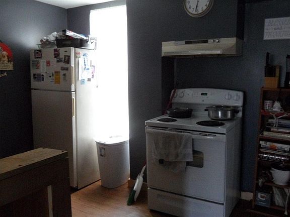 3rd image of 321 Alexandria Ave