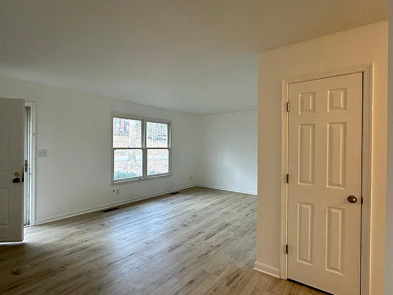 104 Durham Dr — Photo 21