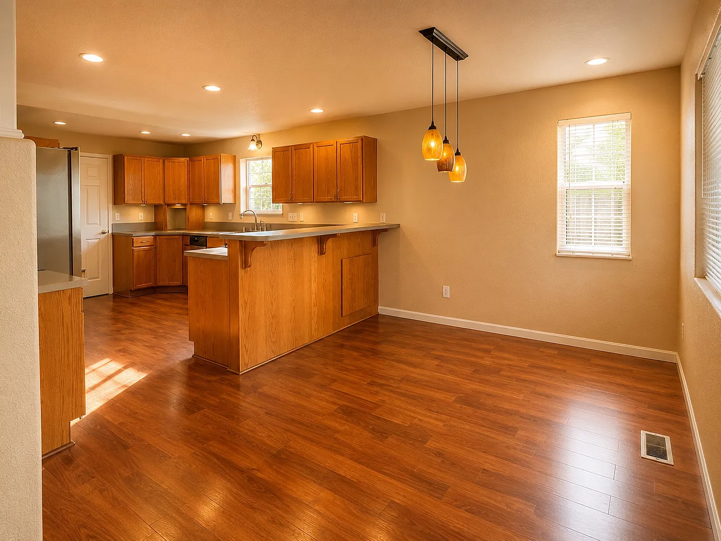 3 bed, 2.5 bath, 1796 sqft, $2,699 — Photo 3