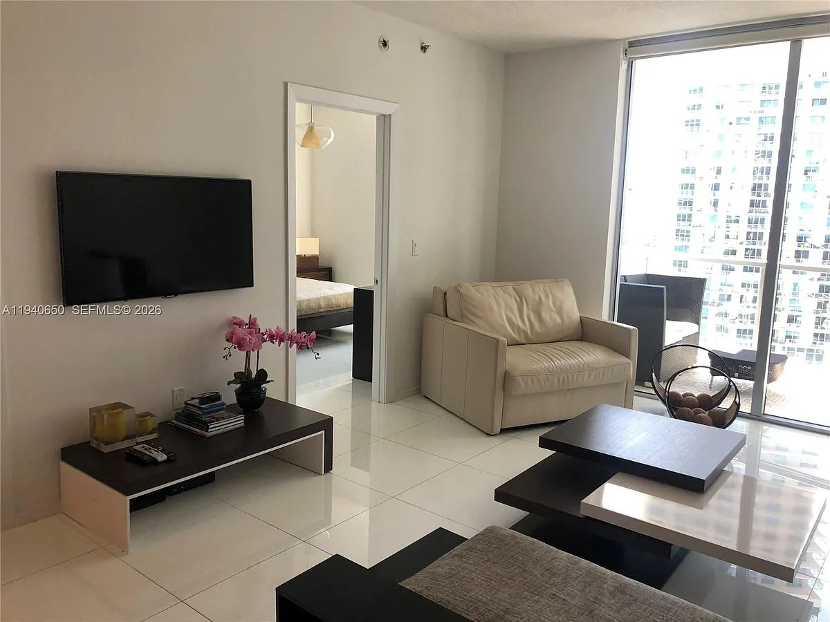 Building Photo - 1060 Brickell Ave #1915