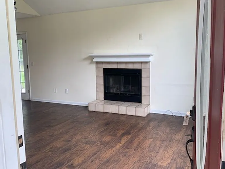706 Timber Ridge Trl — Photo 2