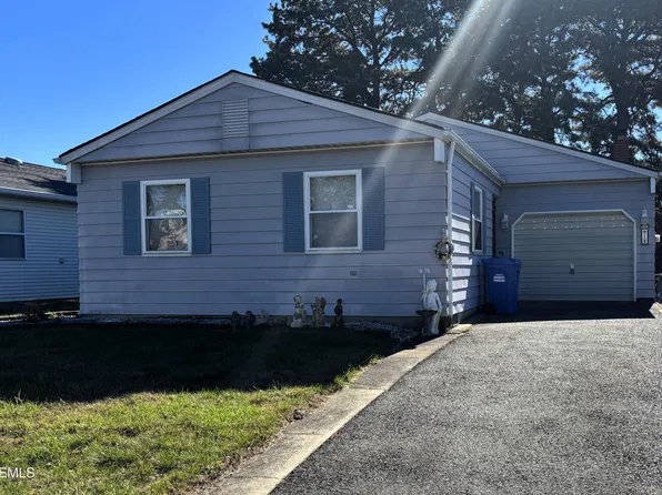 18 Inverell Drive, Toms River, NJ 08757