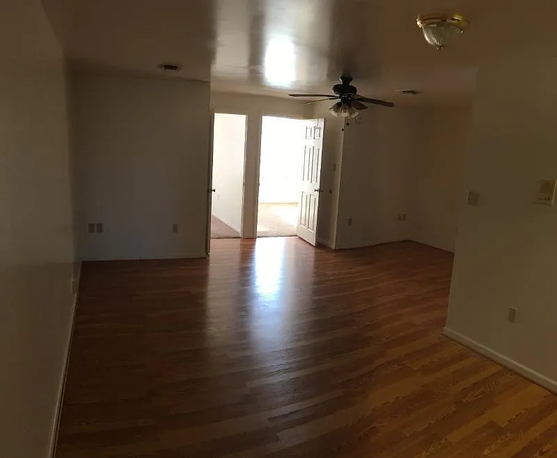 2 bed, $1,400 — Photo 2