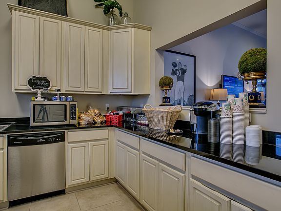 3rd image of 700 15th St Unit 1105
