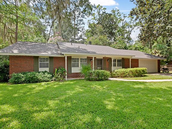 3rd image of 2110 Skyland Dr