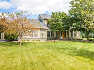 W338S9366 Valley View Dr, Mukwonago, WI 53149