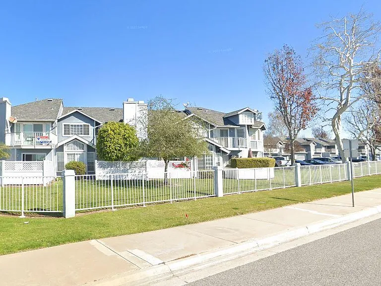 N Glendora Ave — Photo 1