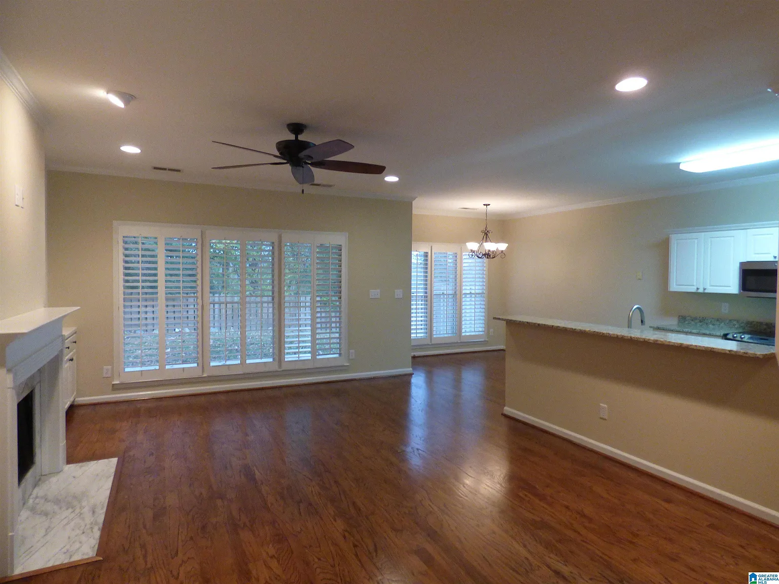 3 bed, 2.0 bath, 1736 sqft, $2,150 — Photo 3