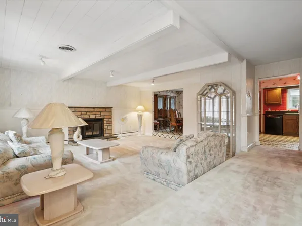 4467 Yates Rd, Bensalem, PA 19020