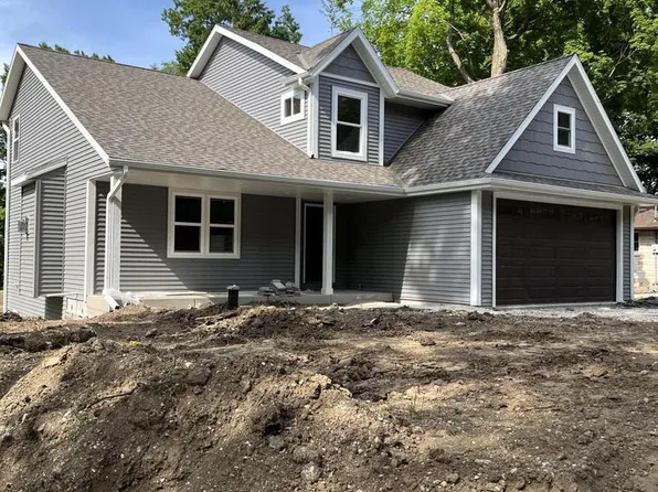 S45W22340 Quinn ROAD, Waukesha, WI 53189