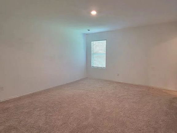5th image of 3033 Harper St