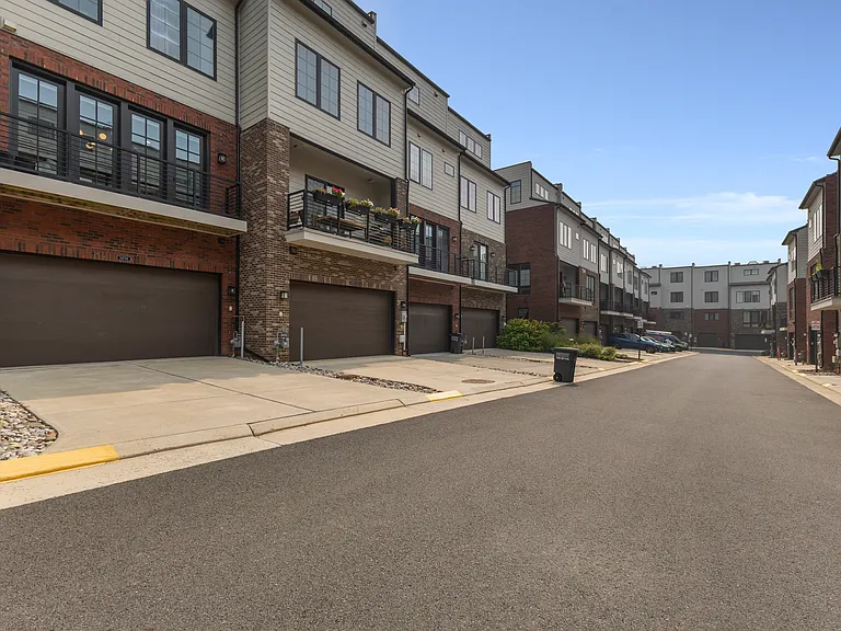 11731 Paysons Way — Photo 37