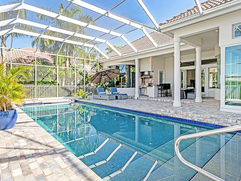 2540 Half Moon Walk — Photo 39