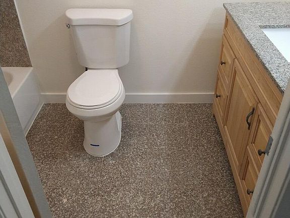 4th image of 156 E King St APT 3