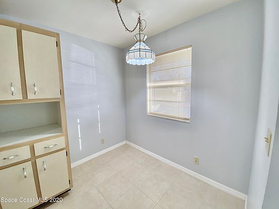 5th image of 858 Dow Ln #0